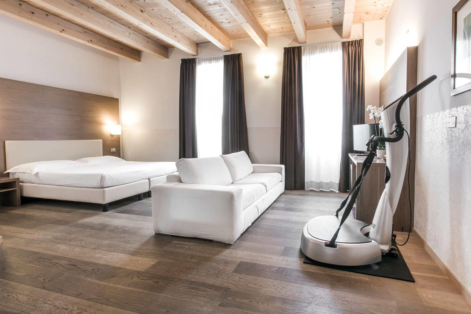 Hotel Opera Dossobuono Zewnętrze zdjęcie