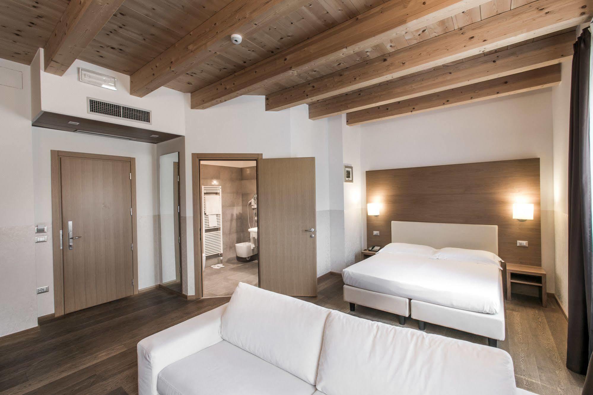 Hotel Opera Dossobuono Zewnętrze zdjęcie